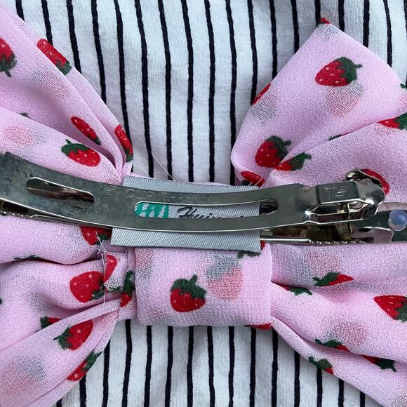 Pink strawberry hair bow, barrette clip, coquette cottagecore Y2K indie boho - Picture 5 of 6